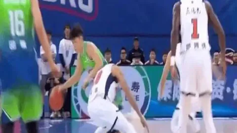 “林诗栋、王楚钦、林昀儒三位球员勇闯男单半决赛”