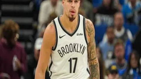 范尼与蓝狐名将矛盾升级，球员被排除在比赛名单之外