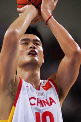 背后不仅充